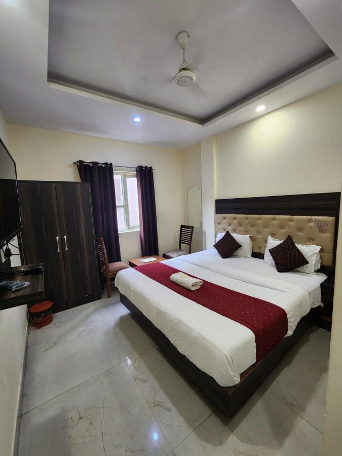 Hotel Ambe Inn By Ambience Delhi Igi Airport 新德里 外观 照片
